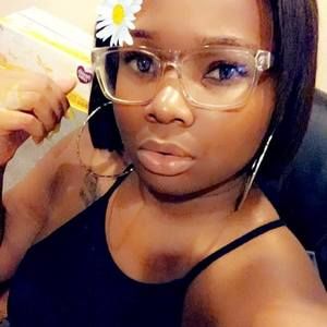 Meet your Posher, Toni